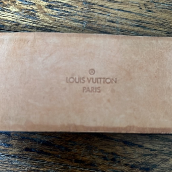 LOUIS VUITTON NAPPA LEATHER BOW BELT - MADE IN SPAIN - Picture 4 of 6